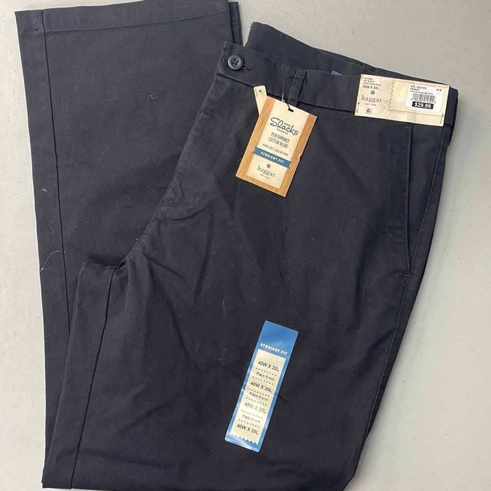 HAGGAR men’s black plain front slacks, 40W x 30L  straight fit